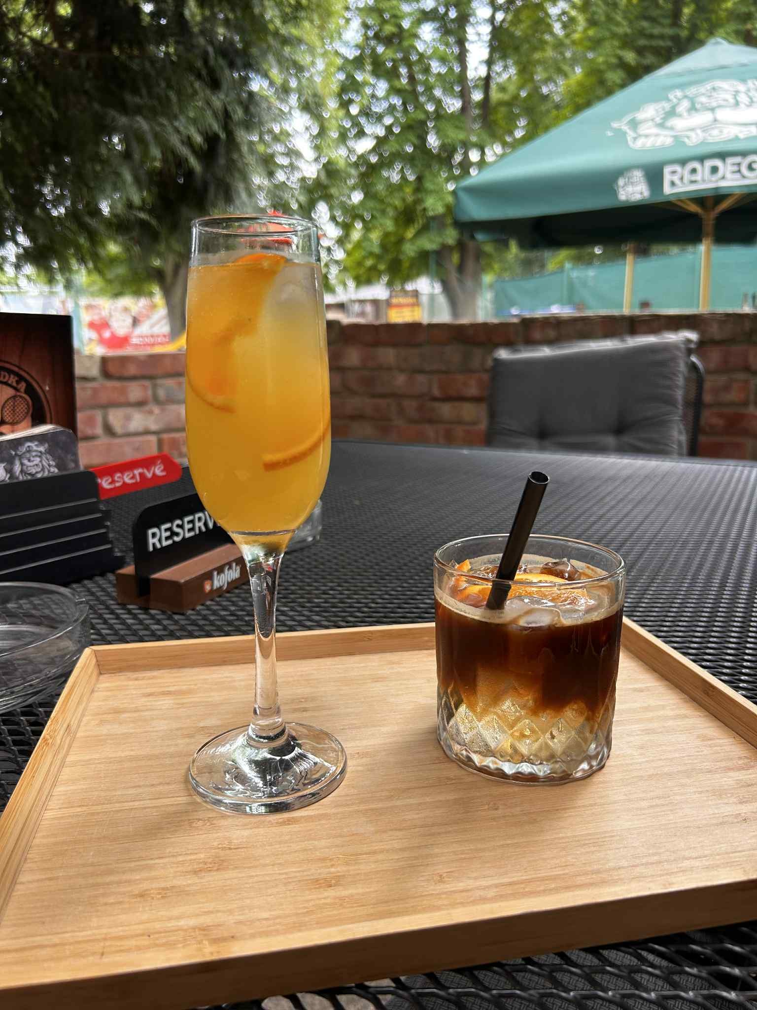 Posezení během akce